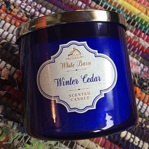 Bath & Body Works Candle in “Winter Cedar”